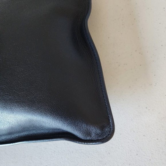 Givenchy Clutch "EUC" - Picture 7 of 16